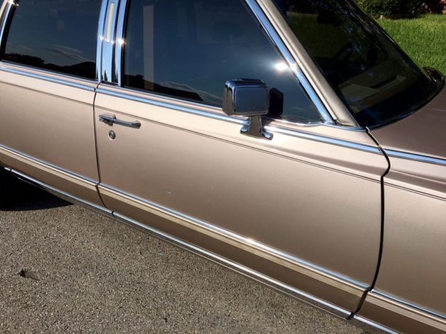 1991 Cadillac Brougham - photo 3