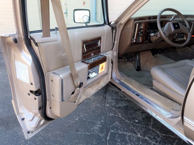 1991 Cadillac Fleetwood Brougham - photo 8