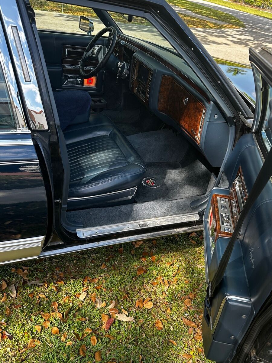 1991 Cadillac Brougham - photo 10