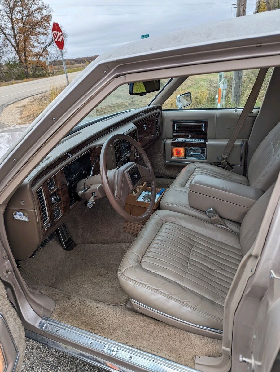 1991 Cadillac Brougham - photo 6