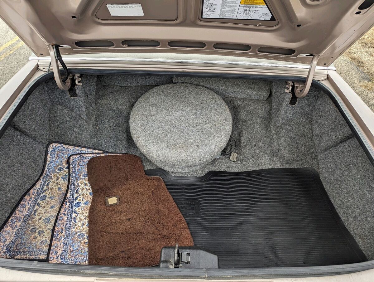 1991 Cadillac Brougham - photo 7