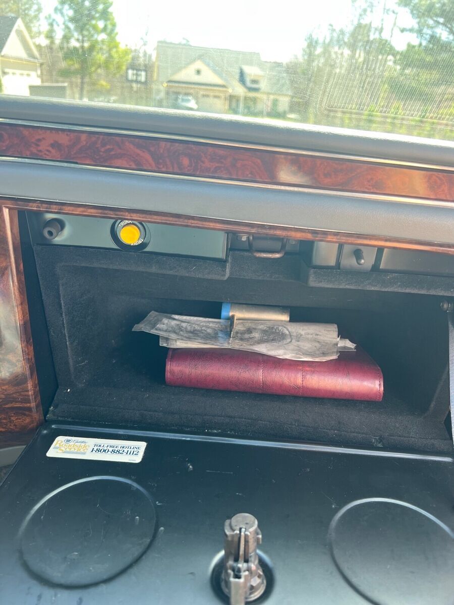 1991 Cadillac Brougham - photo 10