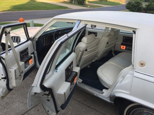 1991 Cadillac Brougham - photo 12