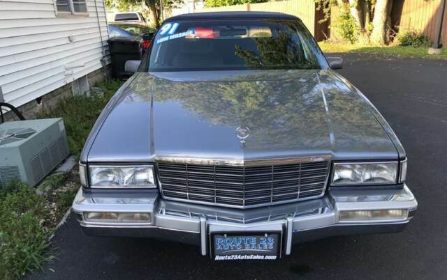 1991 Cadillac DeVille Base 4dr Sedan - photo 4