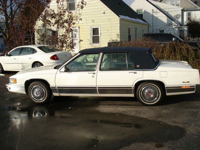 1991 Cadillac DeVille Base 4dr Sedan - photo 4