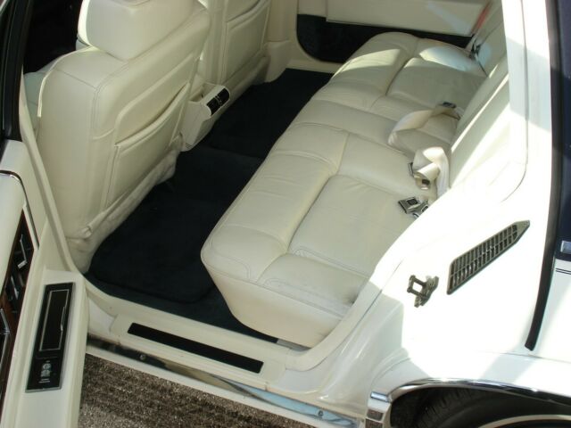 1991 Cadillac DeVille Base 4dr Sedan - photo 7