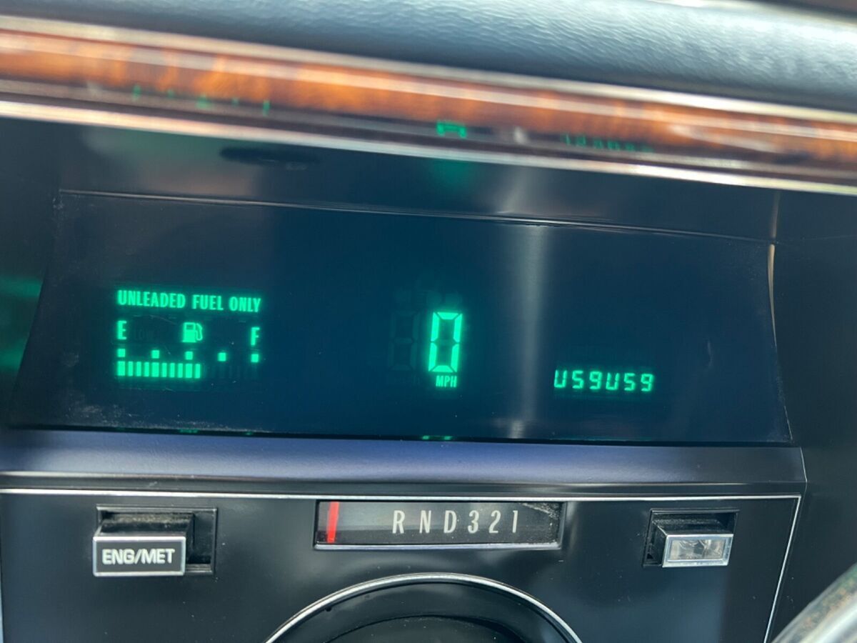 1991 Cadillac Fleetwood - photo 11