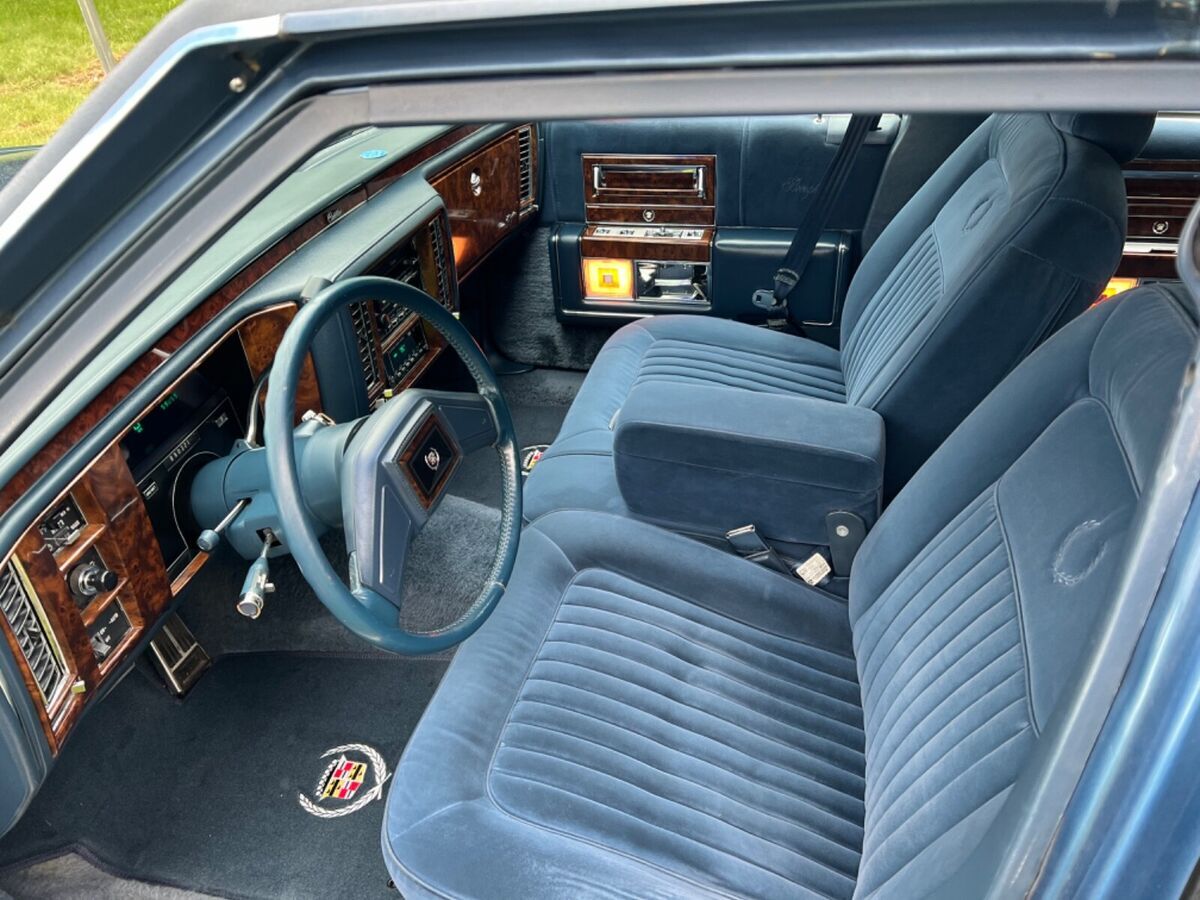 1991 Cadillac Fleetwood - photo 6