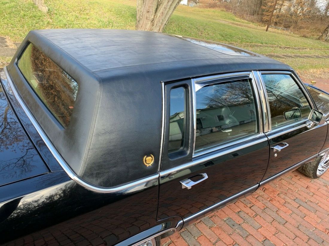 1991 Cadillac Brougham D'Elegance - photo 2