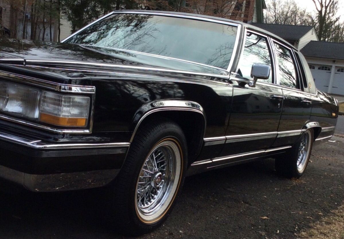 1991 Cadillac Fleetwood Black - photo 2