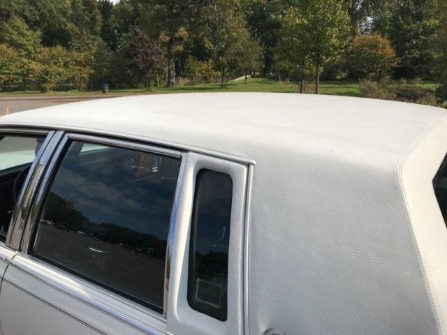 1991 Cadillac Brougham - photo 13