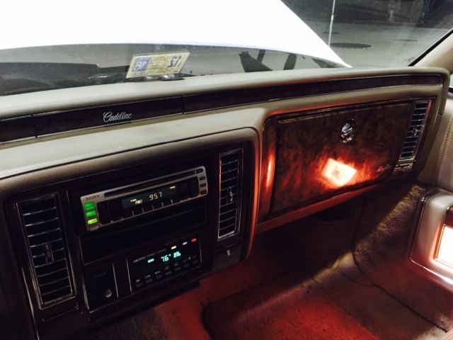 1991 Cadillac Fleetwood - photo 13