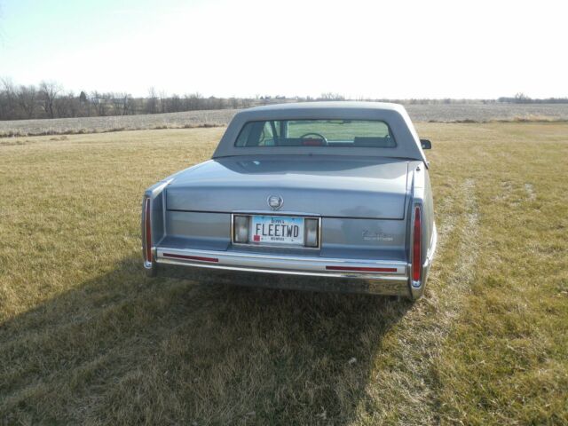 1991 Cadillac Fleetwood - photo 10