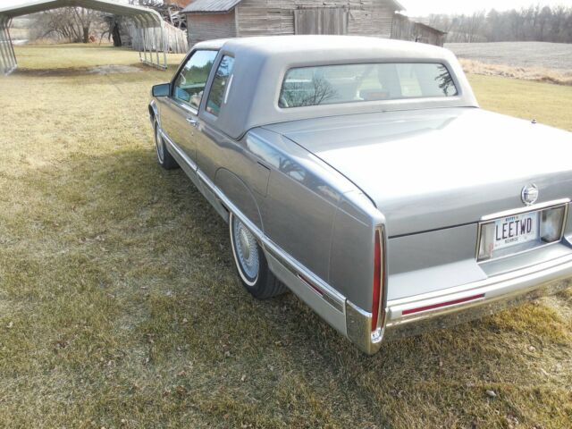 1991 Cadillac Fleetwood - photo 6