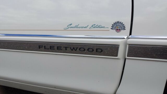 1991 Cadillac Fleetwood Sedan - photo 8