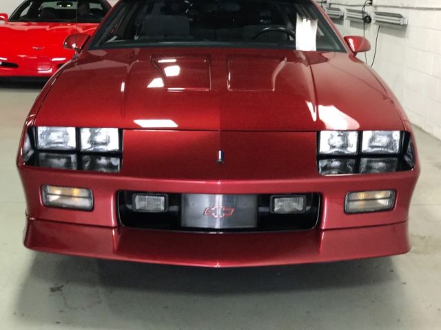 1991 Chevrolet Camaro Z28 One Owner 9700 Miles - photo 2