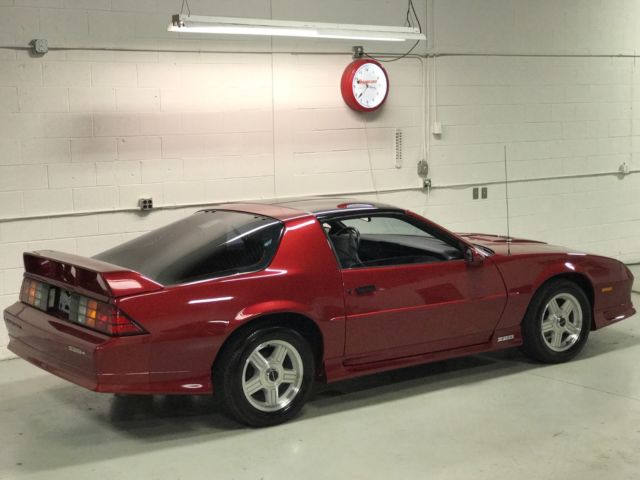 1991 Chevrolet Camaro Z28 One Owner 9700 Miles - photo 4