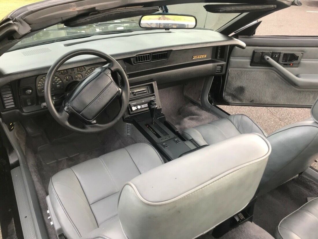 1991 Chevrolet Camaro Z28 convertible - photo 12