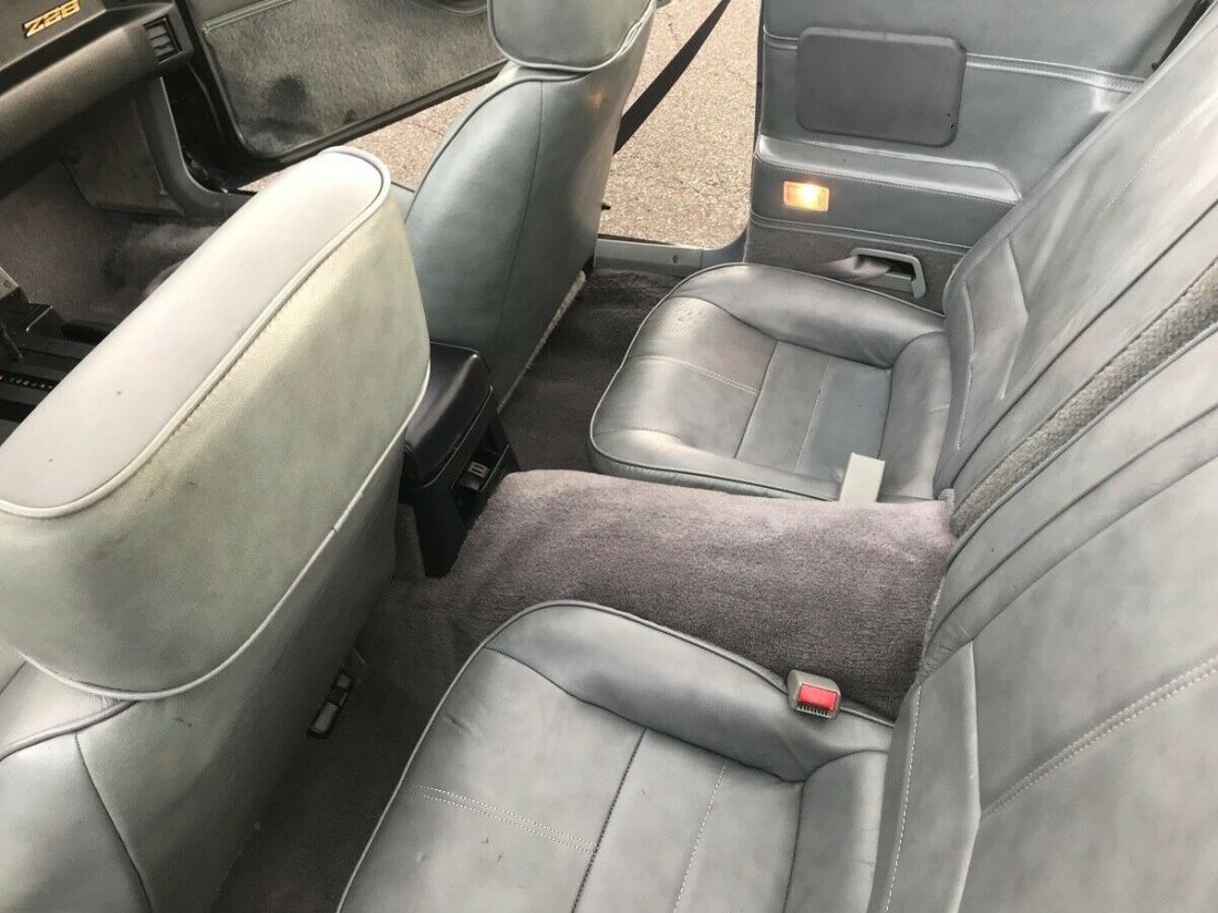 1991 Chevrolet Camaro Z28 convertible - photo 13