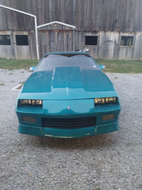 1991 Chevrolet Camaro RS - photo 2