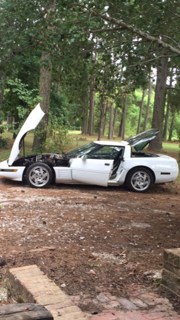 1991 Chevorlet Corvette C4 base model 1991 Chevrolet Corvette base