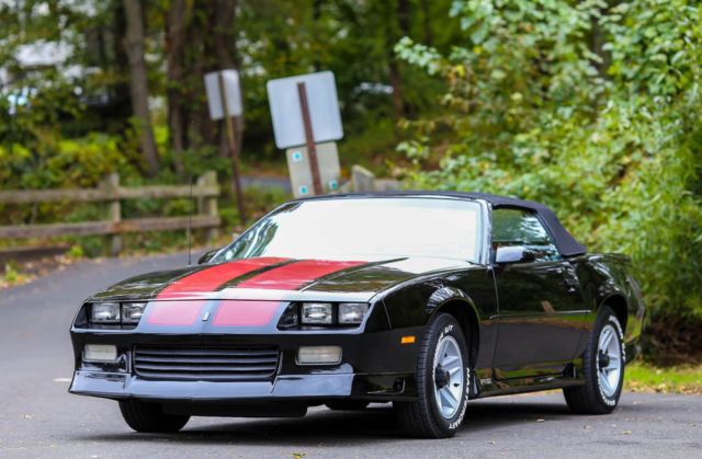 1991 Chevrolet Camaro Camaro Leather 5SP Manual Convertible 48K mi CARFAX - photo 3