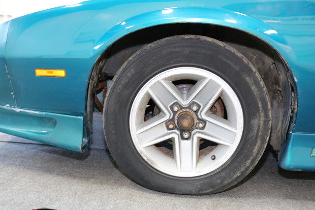 1991 Chevrolet Camaro Parts Car 3.1L V6 Fair Body Inter - photo 12