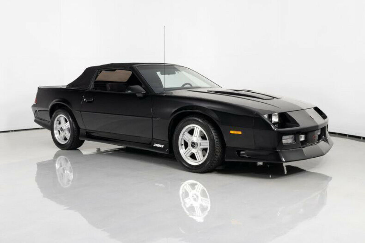 1991 Chevrolet Camaro Z/28 Convertible 38k Miles - photo 13