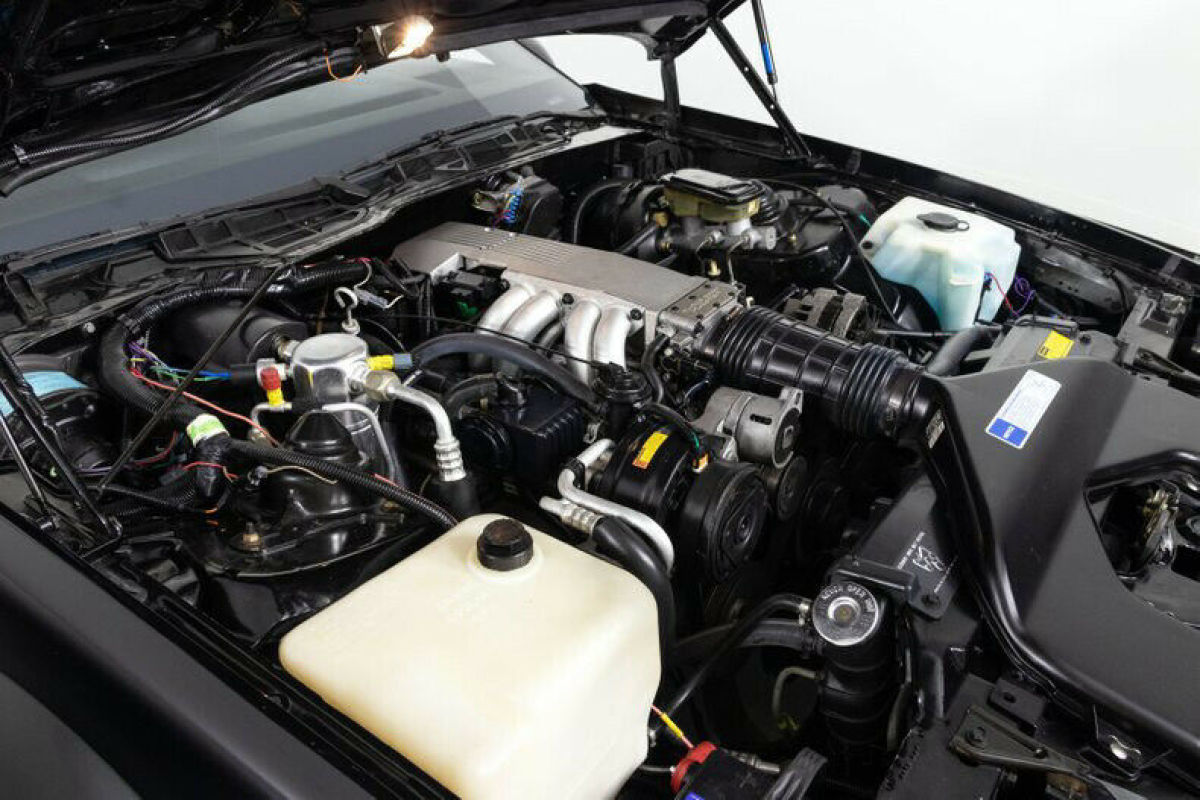1991 Chevrolet Camaro Z/28 Convertible 38k Miles - photo 3