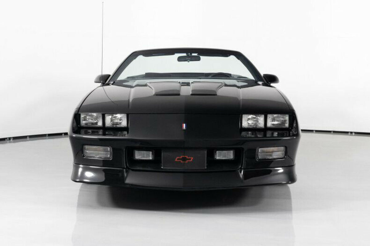 1991 Chevrolet Camaro Z/28 Convertible 38k Miles - photo 4
