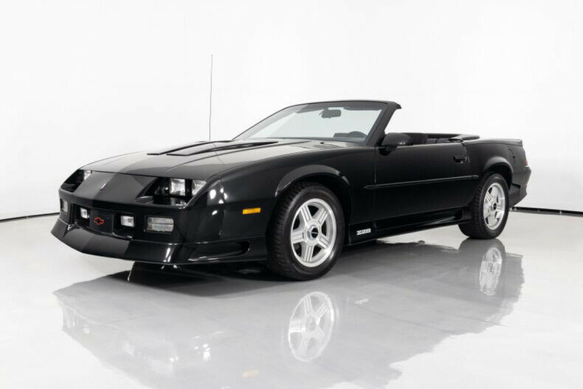 1991 Chevrolet Camaro Z/28 Convertible 38k Miles - photo 5