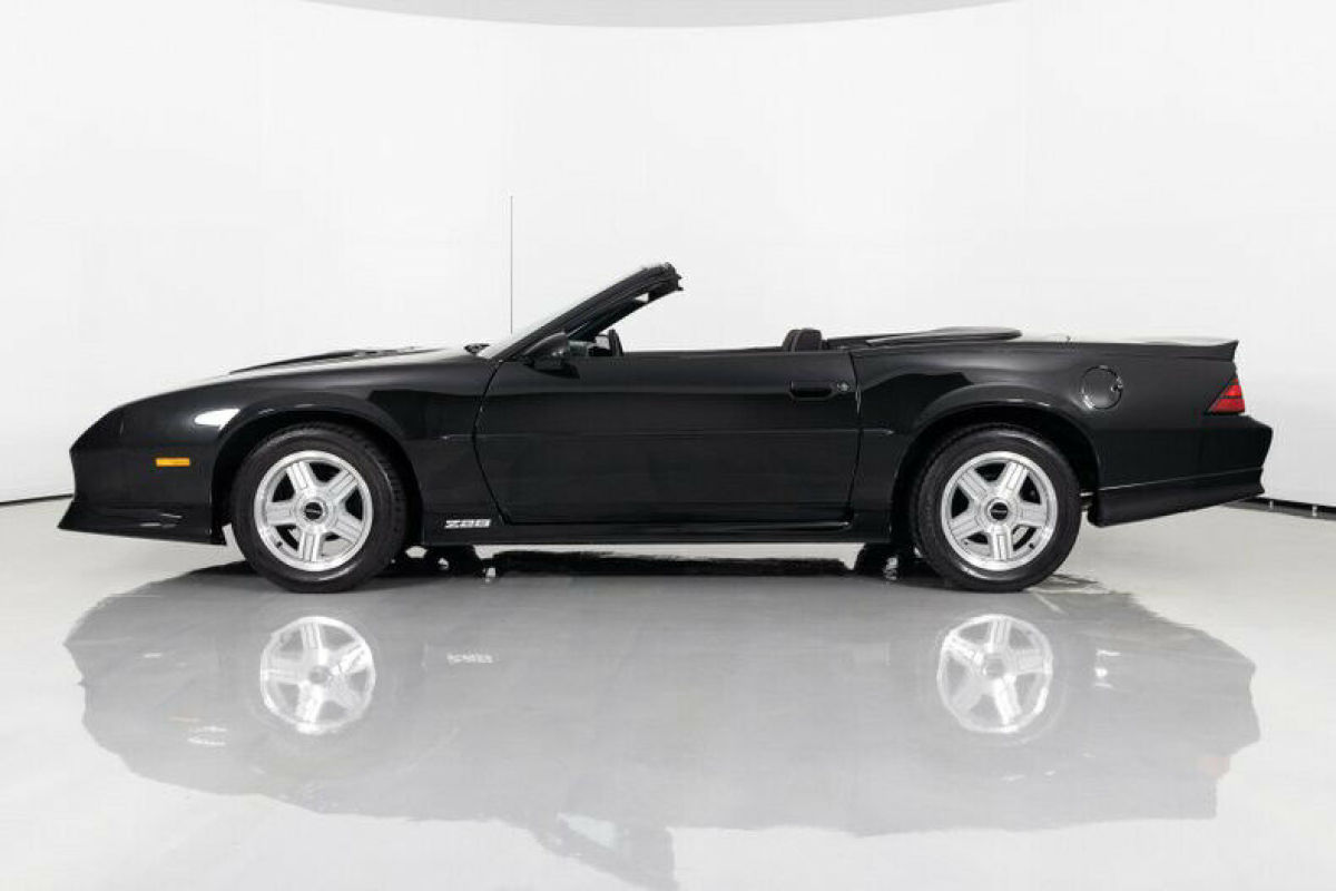 1991 Chevrolet Camaro Z/28 Convertible 38k Miles - photo 7