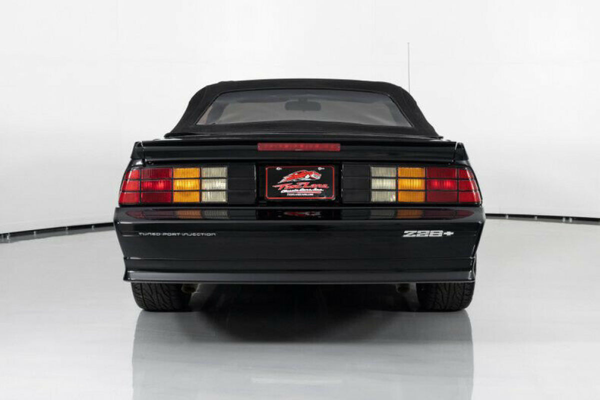 1991 Chevrolet Camaro Z/28 Convertible 38k Miles - photo 9