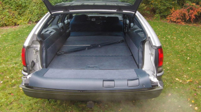1991 Chevrolet Caprice Wagon 4-Door with Options - photo 12