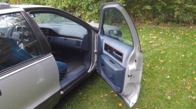 1991 Chevrolet Caprice Wagon 4-Door with Options - photo 6