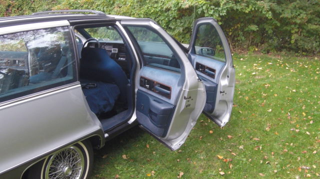 1991 Chevrolet Caprice Wagon 4-Door with Options - photo 8