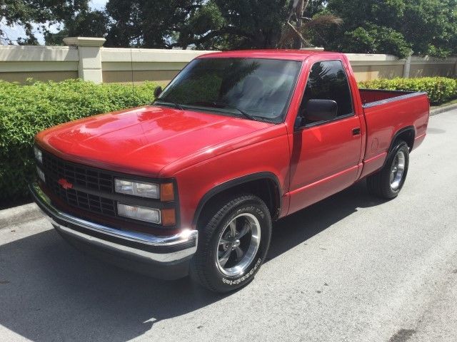 1991 Chevrolet C/K Pickup 1500 C1500 Auto / Leather