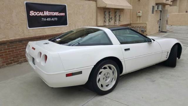 1991 Chevrolet Corvette Base 2dr Hatchback Hatchback 2-Door V8 5.7L - photo 2