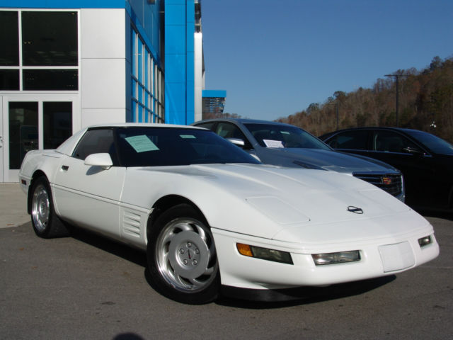 1991 Chevrolet Corvette Hard Top Convertible with Soft Top 1991 Chevrolet Corvette Base Convertible 2-Door