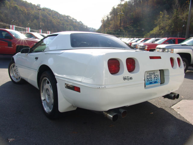 1991 Chevrolet Corvette Base Convertible 2-Door - photo 5