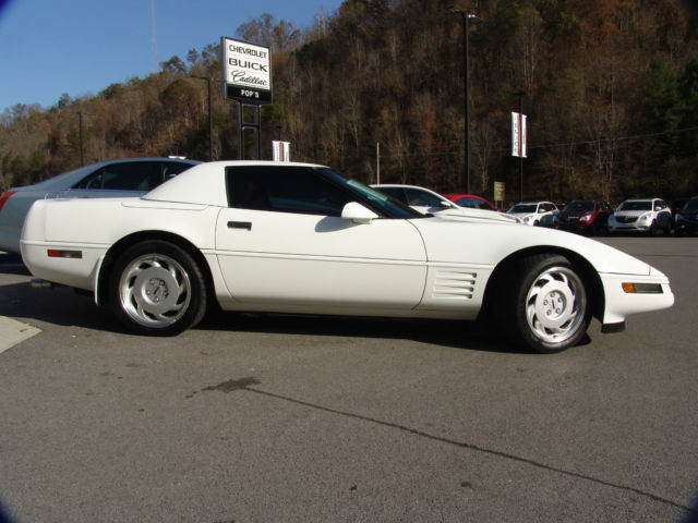 1991 Chevrolet Corvette Base Convertible 2-Door - photo 8