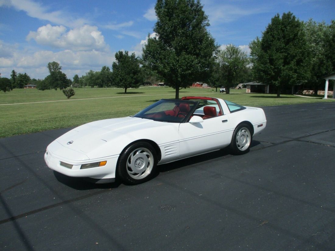 1991 CHEVROLET CORVETTE LIKE NEW CONDITION 32,726 MILES SHOWROOM CLEAN CAR 1991 Chevrolet Corvette