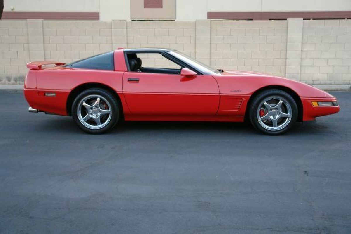 1991 Chevrolet Corvette ZR1 - photo 2