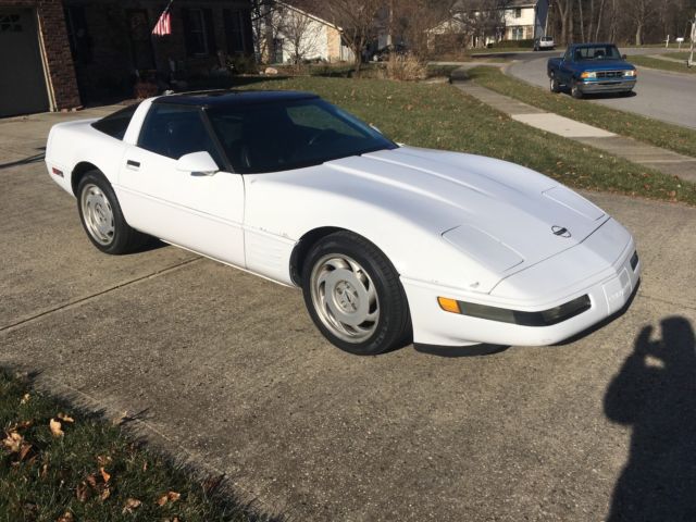 1991 Chevrolet Corvette Coupe - photo 2