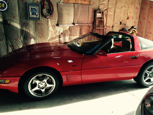 1991 Chevrolet Corvette Base Hatchback 2-Door - photo 3