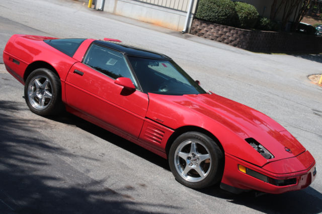 1991 Chevrolet Corvette Base Hatchback 2-Door - photo 2