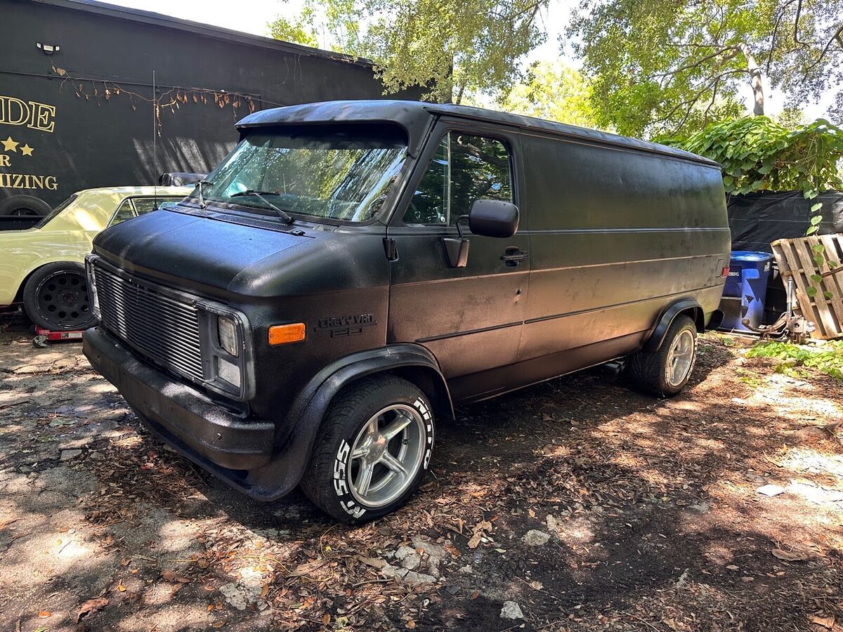 1991 Chevrolet G20 Van Black RWD Automatic 1991 Chevrolet G20