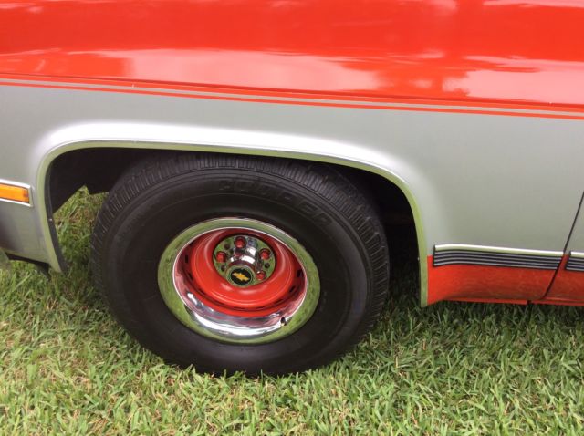 1991 Chevrolet Suburban - photo 12
