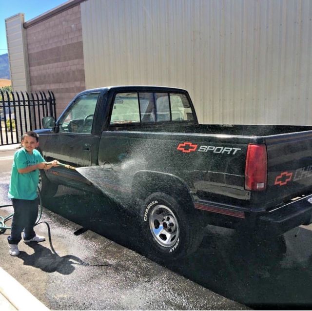 1991 Chevrolet short bed sport very rare 5 speed stick shift v8 5.7 2WD 1991 Chevrolet C/K Pickup 1500 Sport