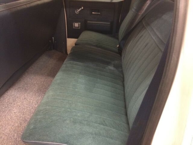 1991 Chevrolet Suburban SCOTTSDALE - photo 10